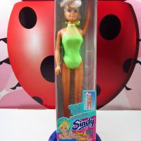 SINDY SUN & BEACH Doll Green Swimsuit 00268 Hasbro Giochi Preziosi Greek #1